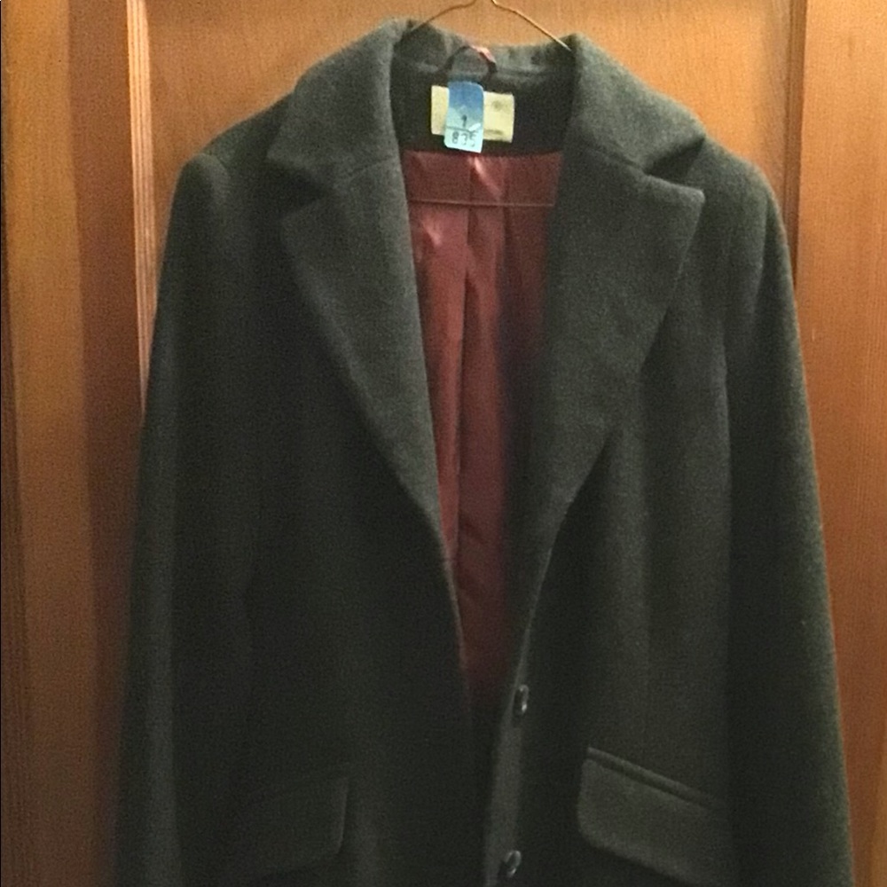 Long wool overcoat, lined in magenta satin. A Pantone color pick!